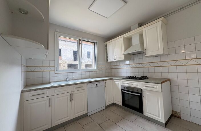 Bazemont centre – Ensemble immobilier 160 m² + dépendances – 6 pièces — photo 5