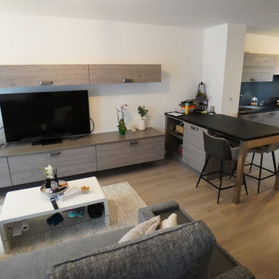 Appartement 3 pièces 242000 €