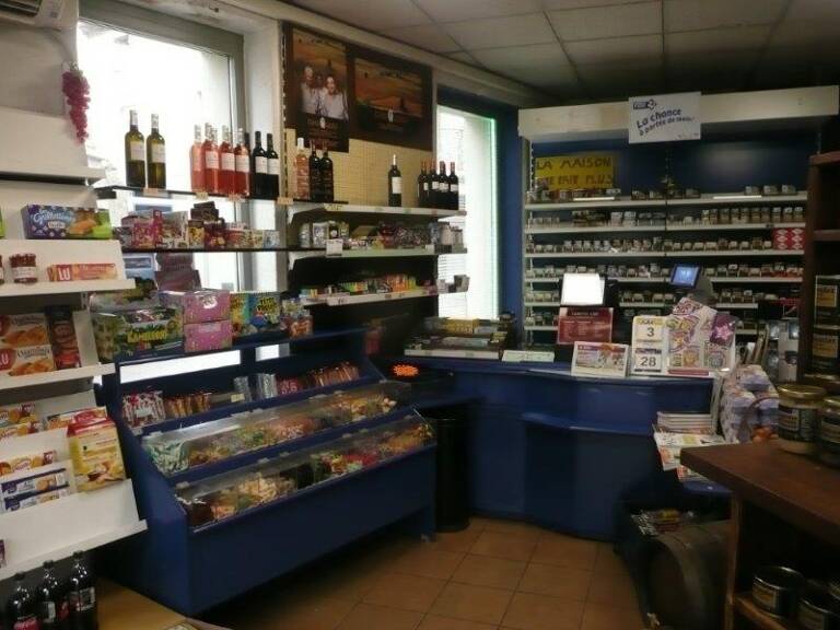 Fonds de commerce CARCASSONNE  Bar tabac et alimentation avec maison d'habitation 121m2 — photo 1