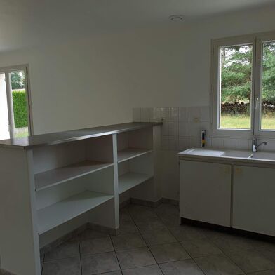 Maison 5 pièces 850 €