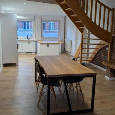 Maison 6 pièces 1400 €