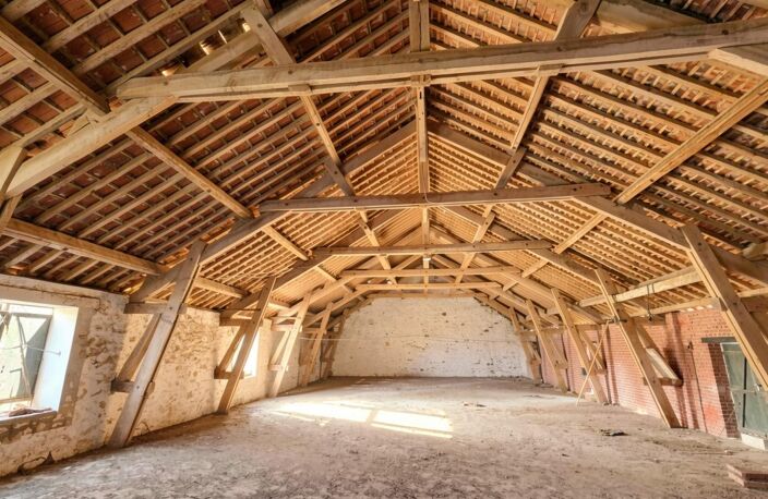 CHEVREVILLE (60) - Grange en pierre à aménager 489m² — photo 5
