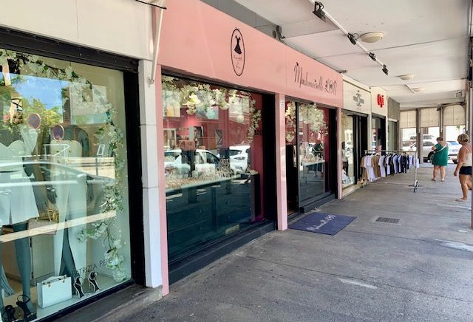 Bien Commercial À Vendre — photo 1