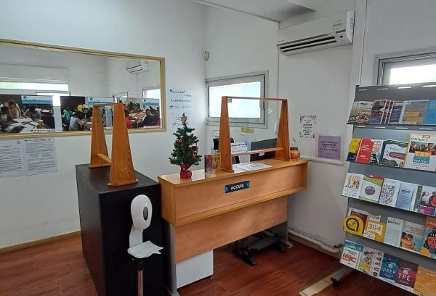 BUREAUX A LOUER SAINT-PAUL CENTRE — photo 1