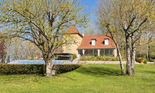 Maison 9 Pièces 200 m² à vendre à Saint-Cyprien (24220)