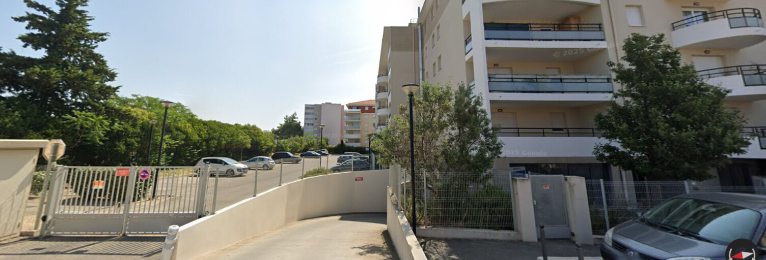 Garage   m² à louer à Miramas (13140)