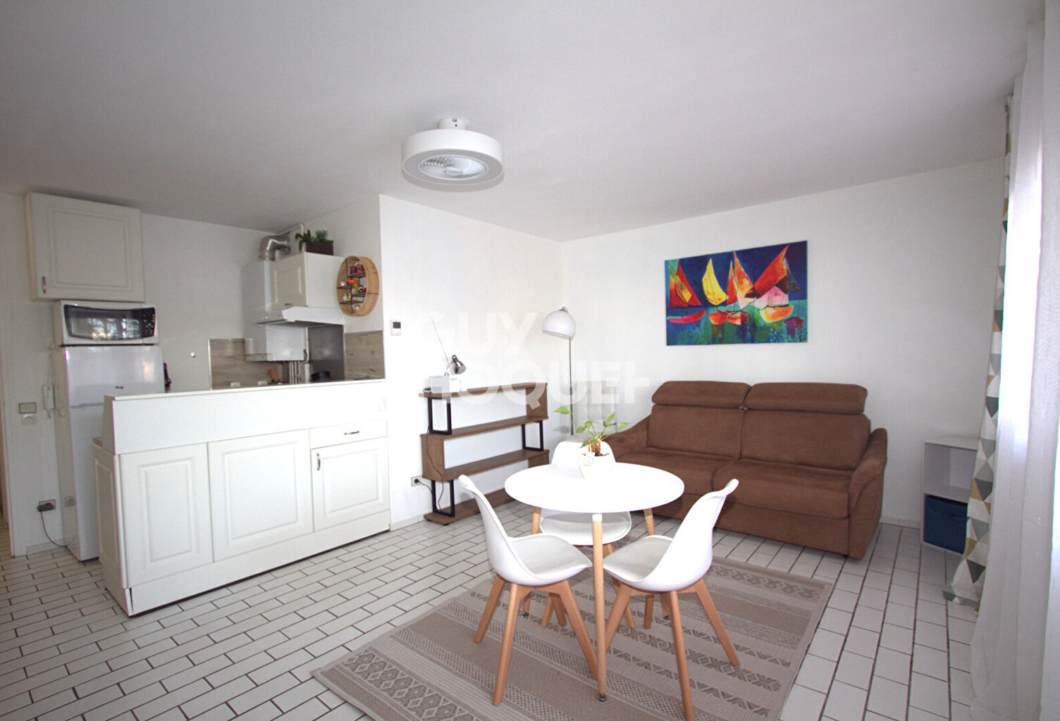 Studio meublé A L'ANNEE — photo 1