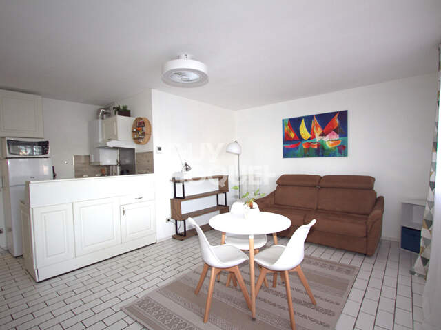 Studio meublé A L'ANNEE — photo du bien