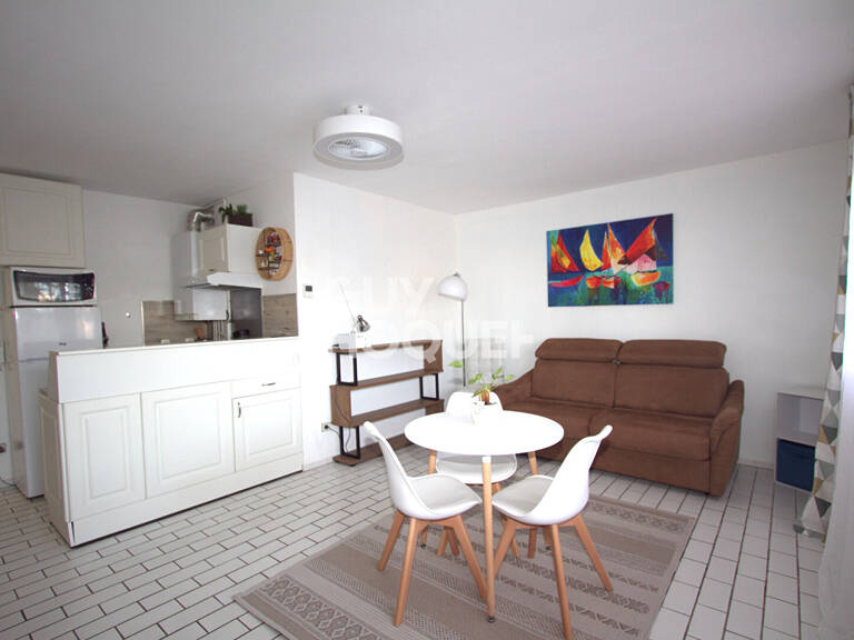 Studio meublé A L'ANNEE — photo 1