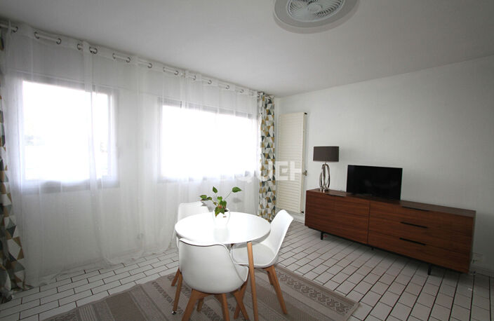 Studio meublé A L'ANNEE — photo 4