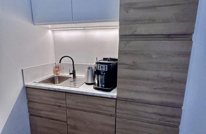 Vente bureau 3 pièces 22 m² Chambéry (73000) — photo 2