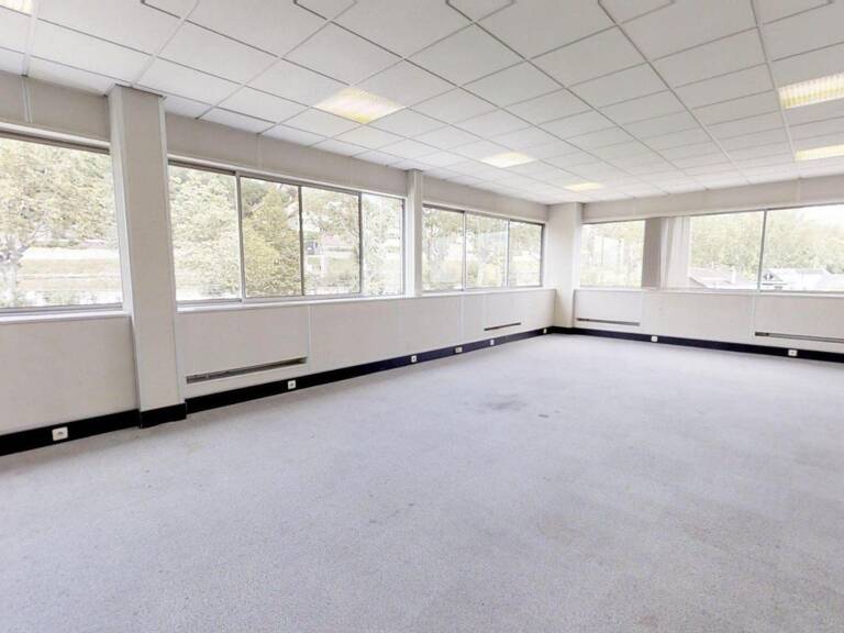 Bureau 4 pièces 154 m² — photo 1