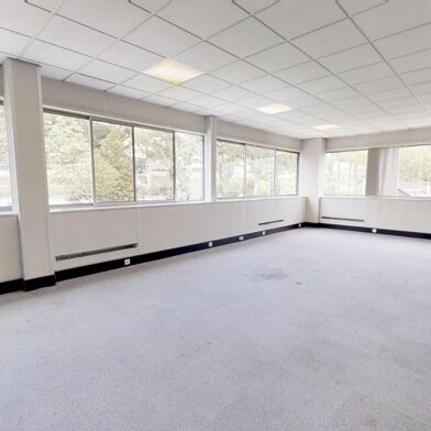 Bureau 4 pièces 210000 €