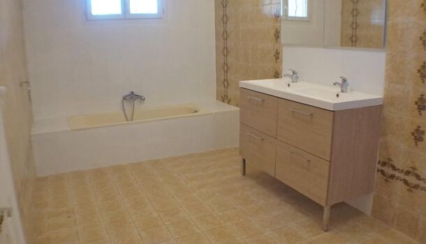 Villa / Maison 5 pièces  à louer Plan-de-Cuques 13380