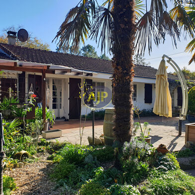 Maison 6 pièces 395600 €