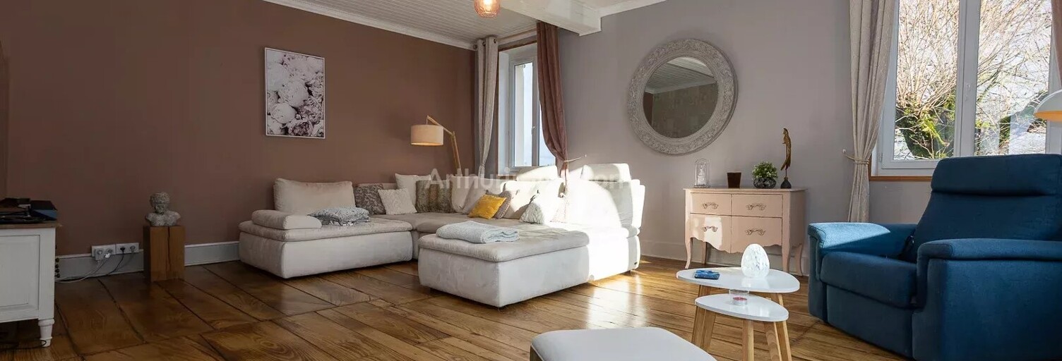 Maison 7 Pièces 222 m² à vendre à Saint-Sorlin-de-Morestel (38510)