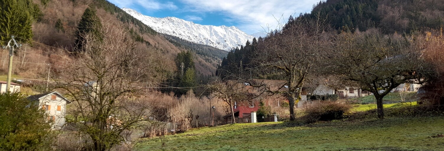 Terrain  944 m² à vendre à Le Haut-Bréda (38580)