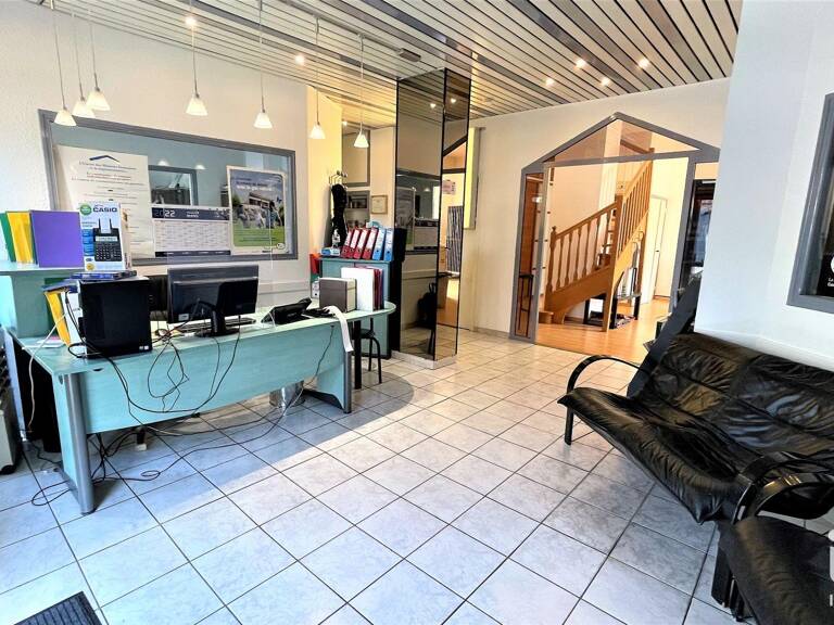 Vente Local d'activités 116 m&sup2; — photo 1