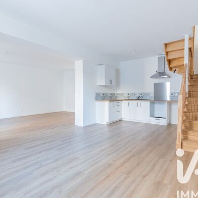 Maison 6 pièces 1600 €