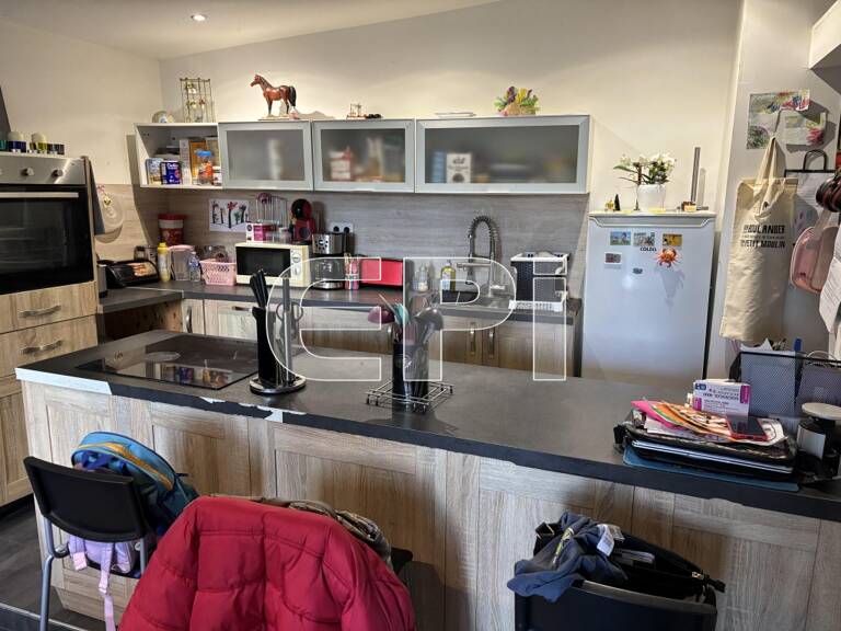 Réf : 8106 / Une maison d'habitation à rénover à proximité — photo 1