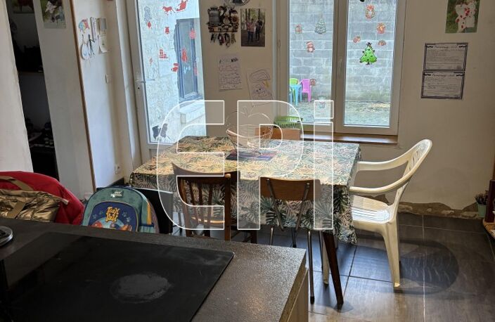 Réf : 8106 / Une maison d'habitation à rénover à proximité — photo 2