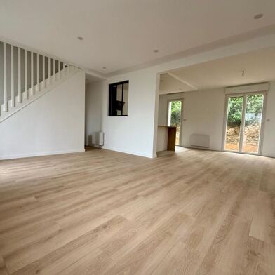 Maison 6 pièces 295400 €