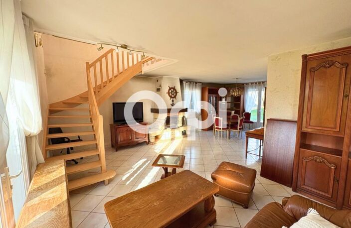 Maison 5 chambres – Centre-ville de Saint-Lyphard – 159 m² — photo 2