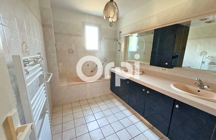 Maison 5 chambres – Centre-ville de Saint-Lyphard – 159 m² — photo 5