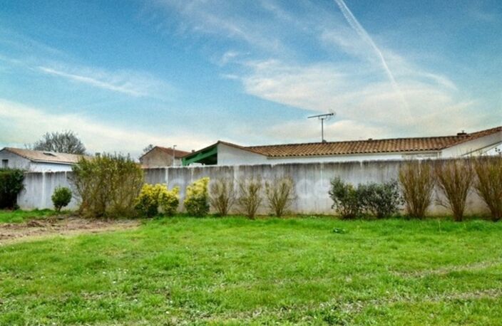 À vendre : belle parcelle à bâtir sur la commune paisible de Loiré près de Vérines (17) — photo 3