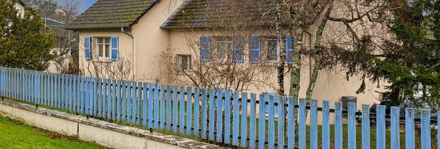 Maison 7 Pièces 207 m² à vendre à Montain (39210)