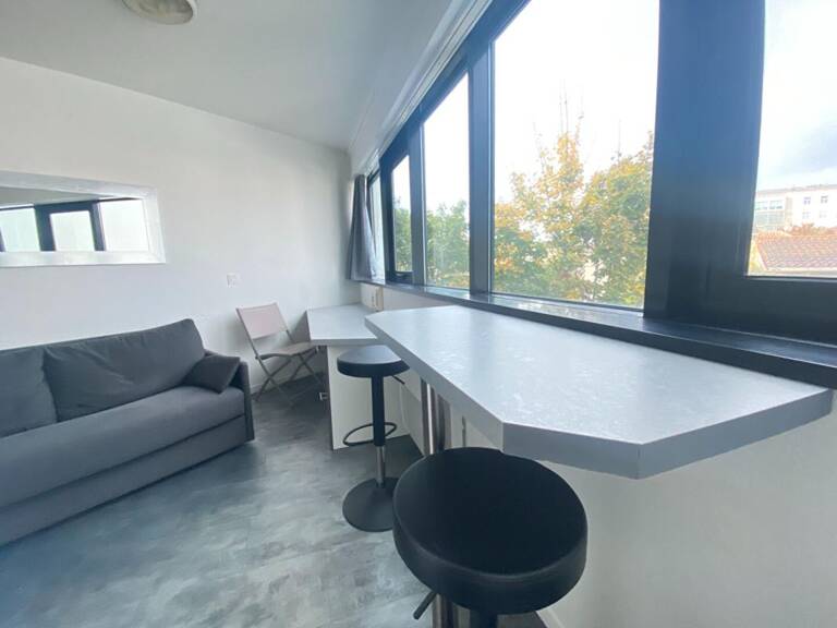 Studio très lumineux et fonctionnel quartier St Genès, Victoire, Nansouty — photo 1