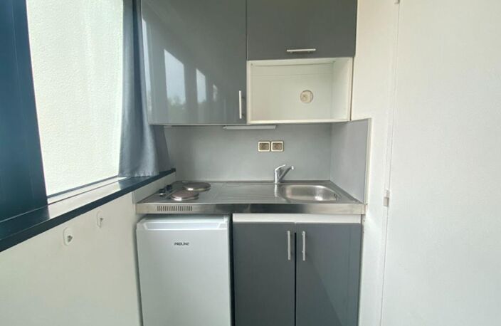 Studio très lumineux et fonctionnel quartier St Genès, Victoire, Nansouty — photo 2