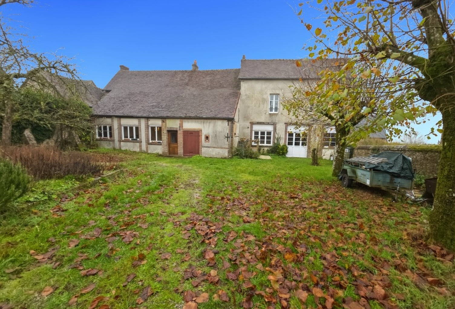 61380  Moulins La Marche maison de ville 202 m²  5 chambres, terrain 805 m² — photo 1