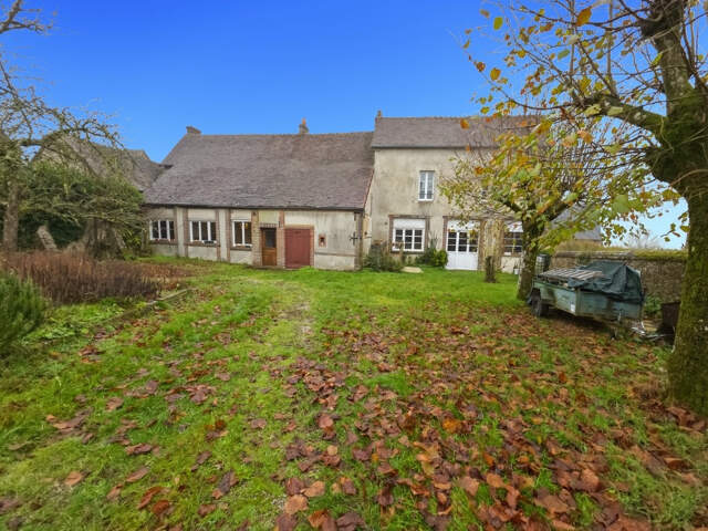 61380  Moulins La Marche maison de ville 202 m²  5 chambres, terrain 805 m² — photo du bien