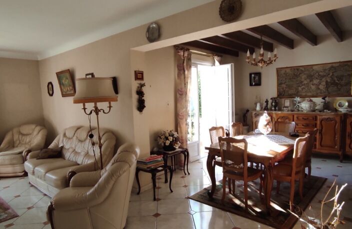 A SAISIR ! JOLIE MAISON DE 121 M² SH TBE, 4 CHAMBRES + STUDIO MEUBLÉ + VERANDA  ET GARAGE LE TOUT SUR 627 M² DE TERRAIN CLOS. — photo 5