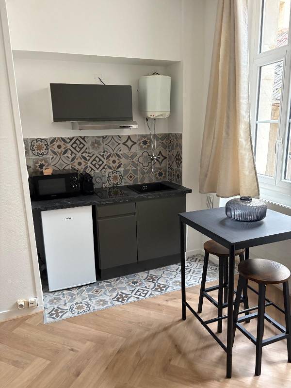 Location Studio 16 m² à Dijon 550 ¤ CC /mois