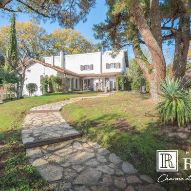 Maison 6 pièces 538690 €