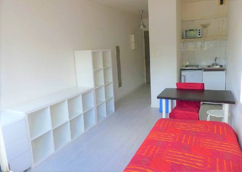 Location Studio 18 m² à Dijon 400 ¤ CC /mois