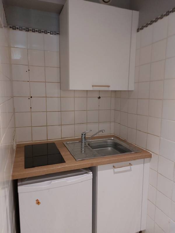 Location Studio 17 m² à Dijon 402 ¤ CC /mois