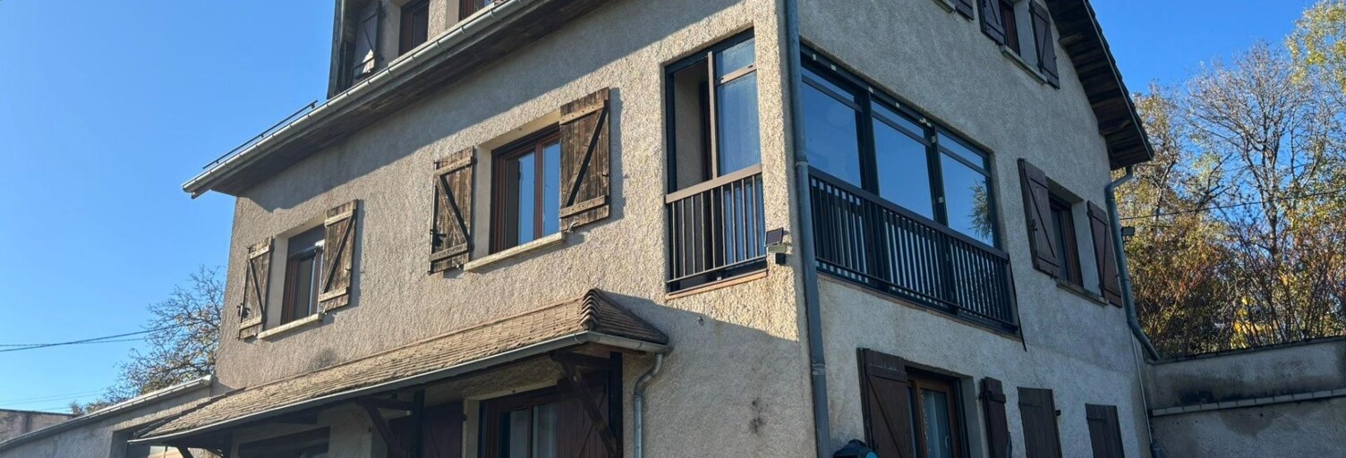 Maison 8 Pièces 222 m² à vendre à Saint-Priest-la-Prugne (42830)