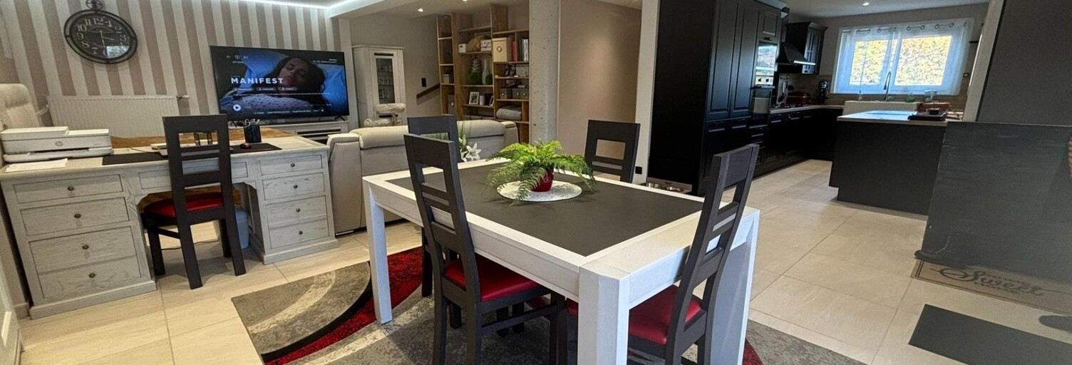 Maison 8 Pièces 222 m² à vendre à Saint-Priest-la-Prugne (42830)