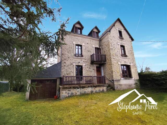 Maison familiale ou projet locatif : 215 m² de potentiel à explorer à Bugeat ! — photo du bien