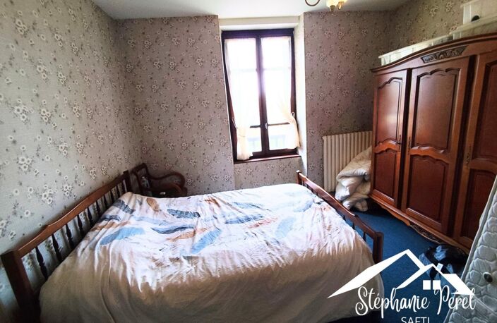 Maison familiale ou projet locatif : 215 m² de potentiel à explorer à Bugeat ! — photo 4