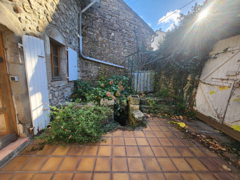Maison de hameau en pierre sur un terrain attenant de 200 m2 — photo 1