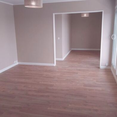 Appartement 5 pièces 1390 €