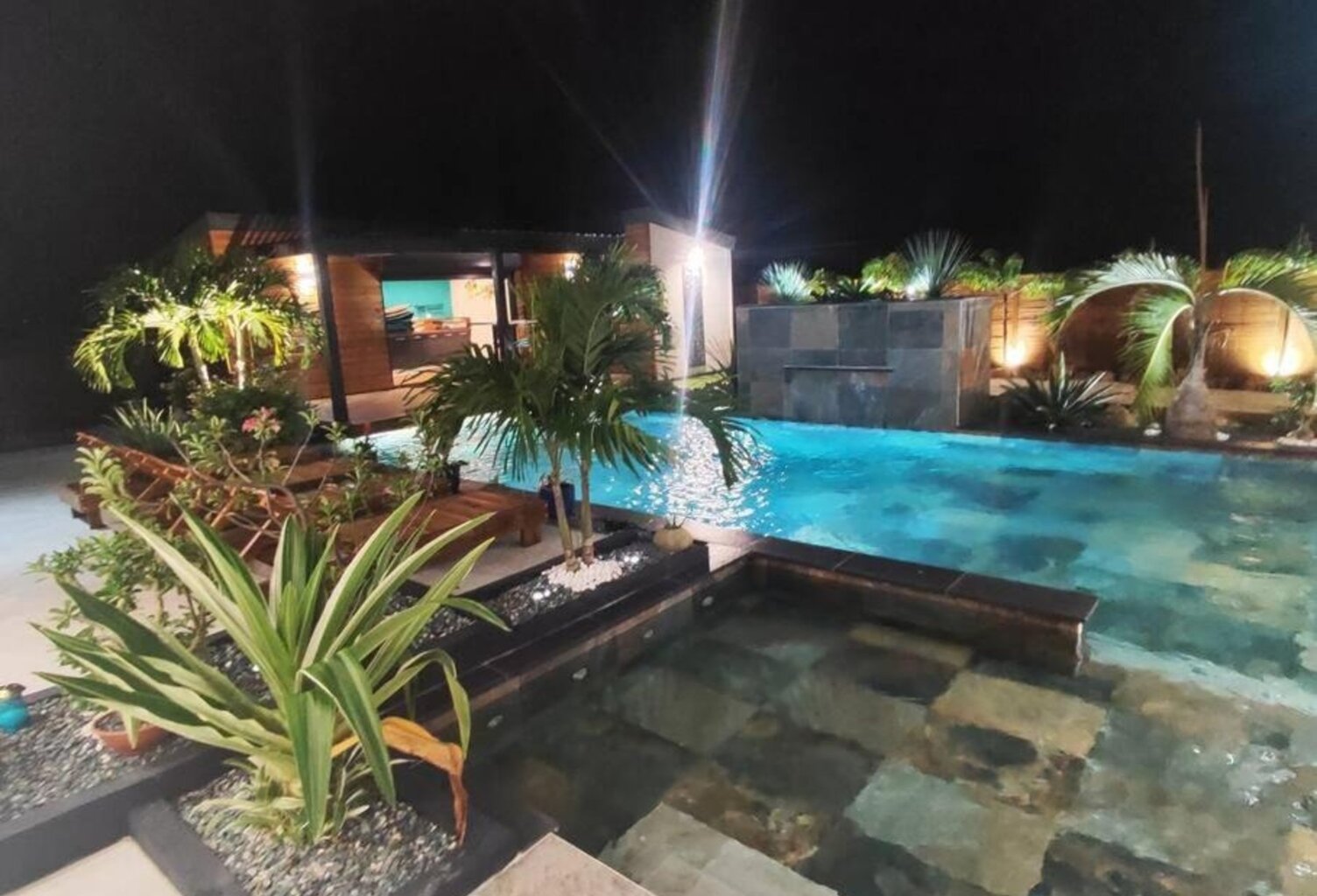 Ensemble immobilier exceptionnel avec piscines à SAINT FRANCOIS (971) — photo 1