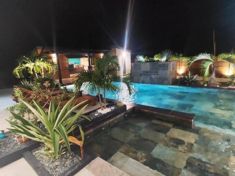 Ensemble immobilier exceptionnel avec piscines à SAINT FRANCOIS (971) — photo 1