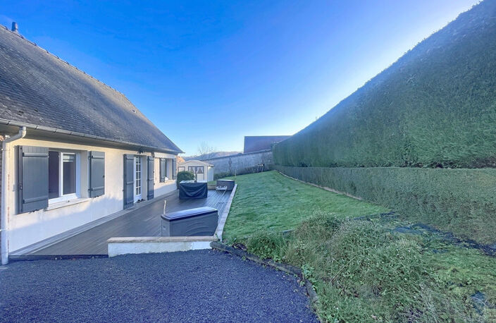 Maison familiale avec sous-sol complet et grand terrain au calme - La Rivière-Saint-Sauveur — photo 2