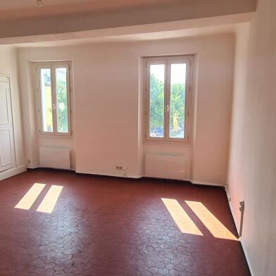 Appartement 3 pièces 855 €