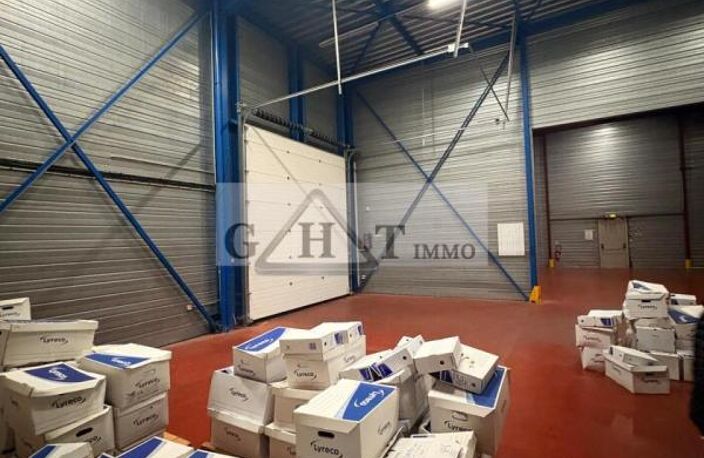 Local d'activités 930m2 + Terrains 1000m2 à vendre CONFLANS — photo 2